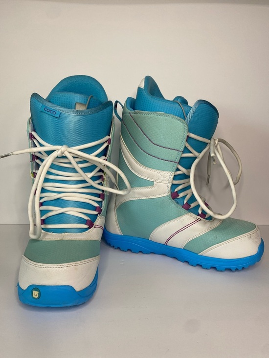 burton coco snowboard boots women& 39 - Women's 2011 The Burton Womens Coco Snowboard Boot is exactly what you need when youre ready to trade in the rental gear and start exploring the rest of the mountain Burton Women's Felix BOA Snowboard